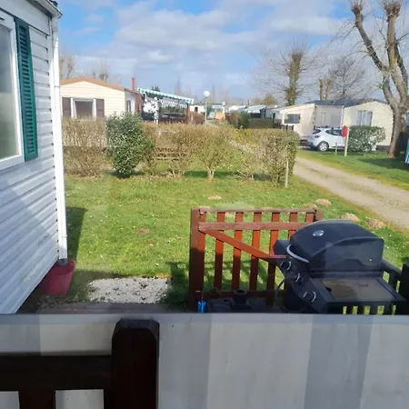 36 Camping Les Prairies Du Lac Apremont (Vendee)