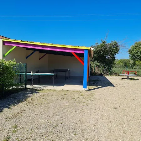 36 Camping Les Prairies Du Lac Campsite Apremont (Vendee)