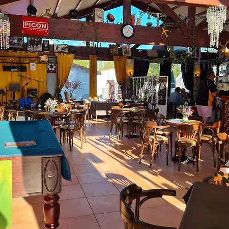 36 Camping Les Prairies Du Lac Apremont (Vendee)